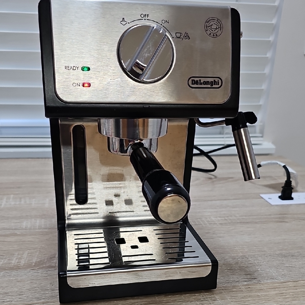 DeLonghi ECP3420 Espresso Machine